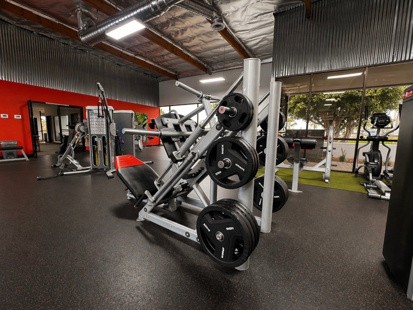 Clients training at Train With Dave Irvine personal training gym